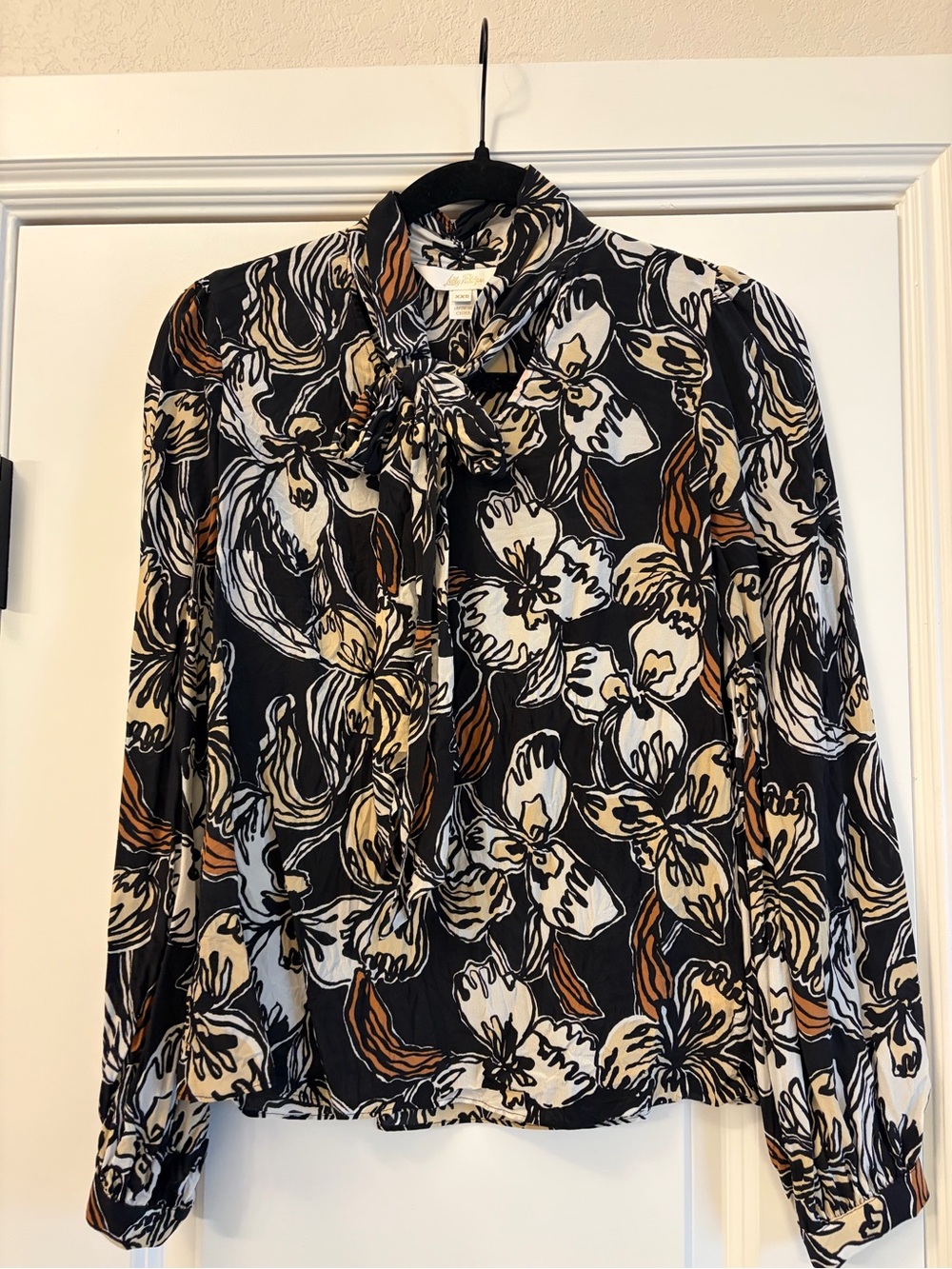 Floral Blouse in Black and Cream